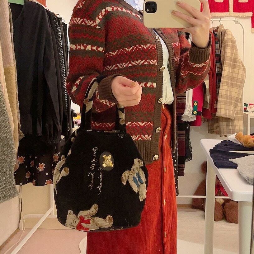 black bear velours circle bag