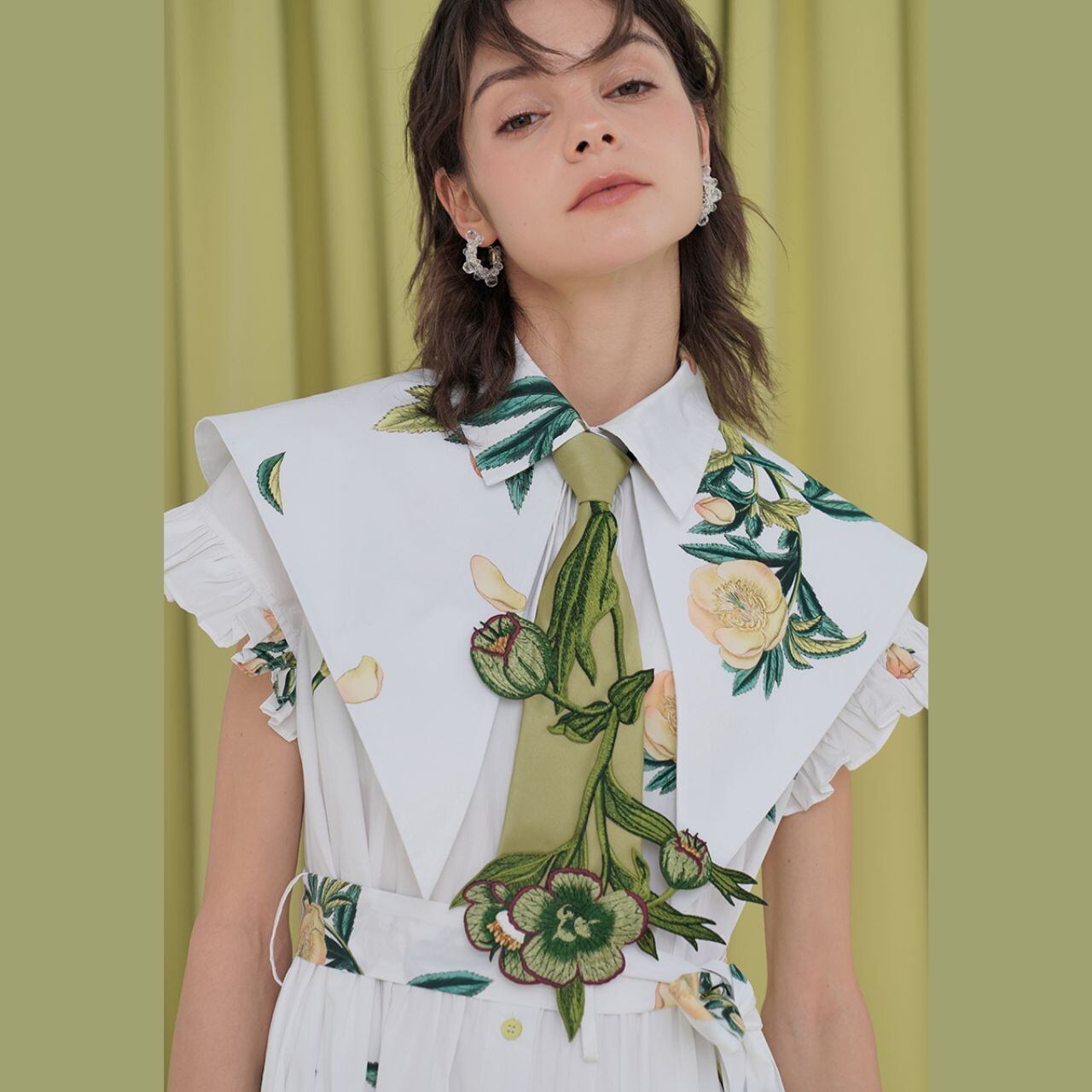 春の訪れを告げるグリーンガーデンネクタイ E00068 | EMMA GRAND