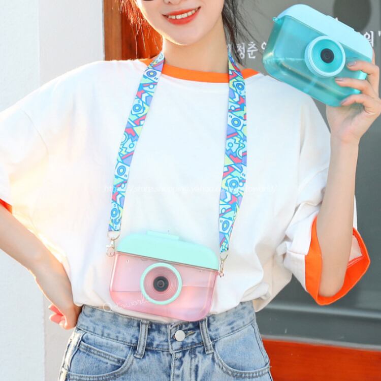 400ml ストロー カメラウォーターボトル 韓国語版 ストラップ付き プラスチック 女の子 男の子 韓国子供服 子供用品 Q Toworld キュートワールド 子供服 メール便は何点でも送料の合計は280円