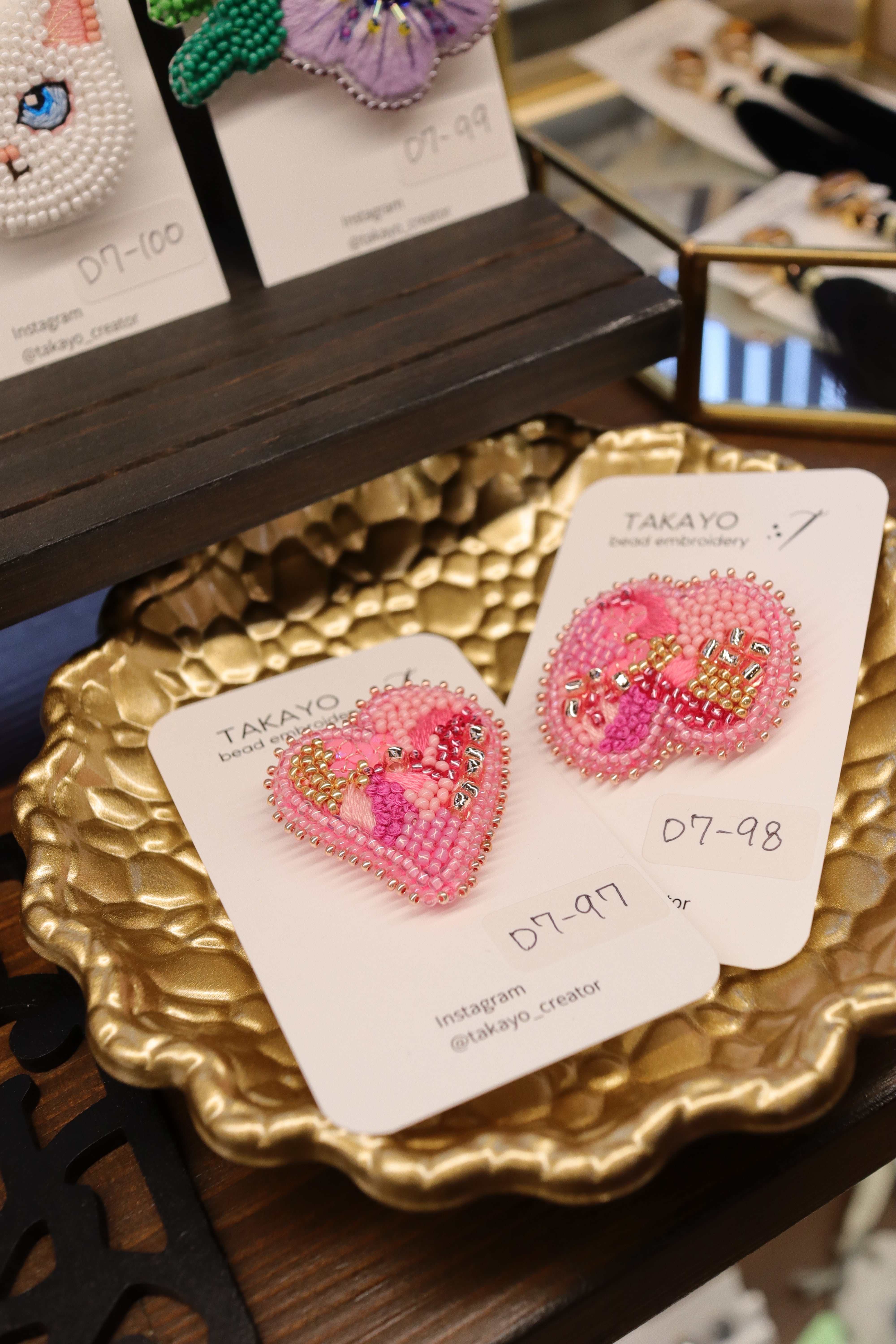TAKAYO】ピンクハートのビーズ刺繍ブローチ D7-97 | 幸多箱 本店