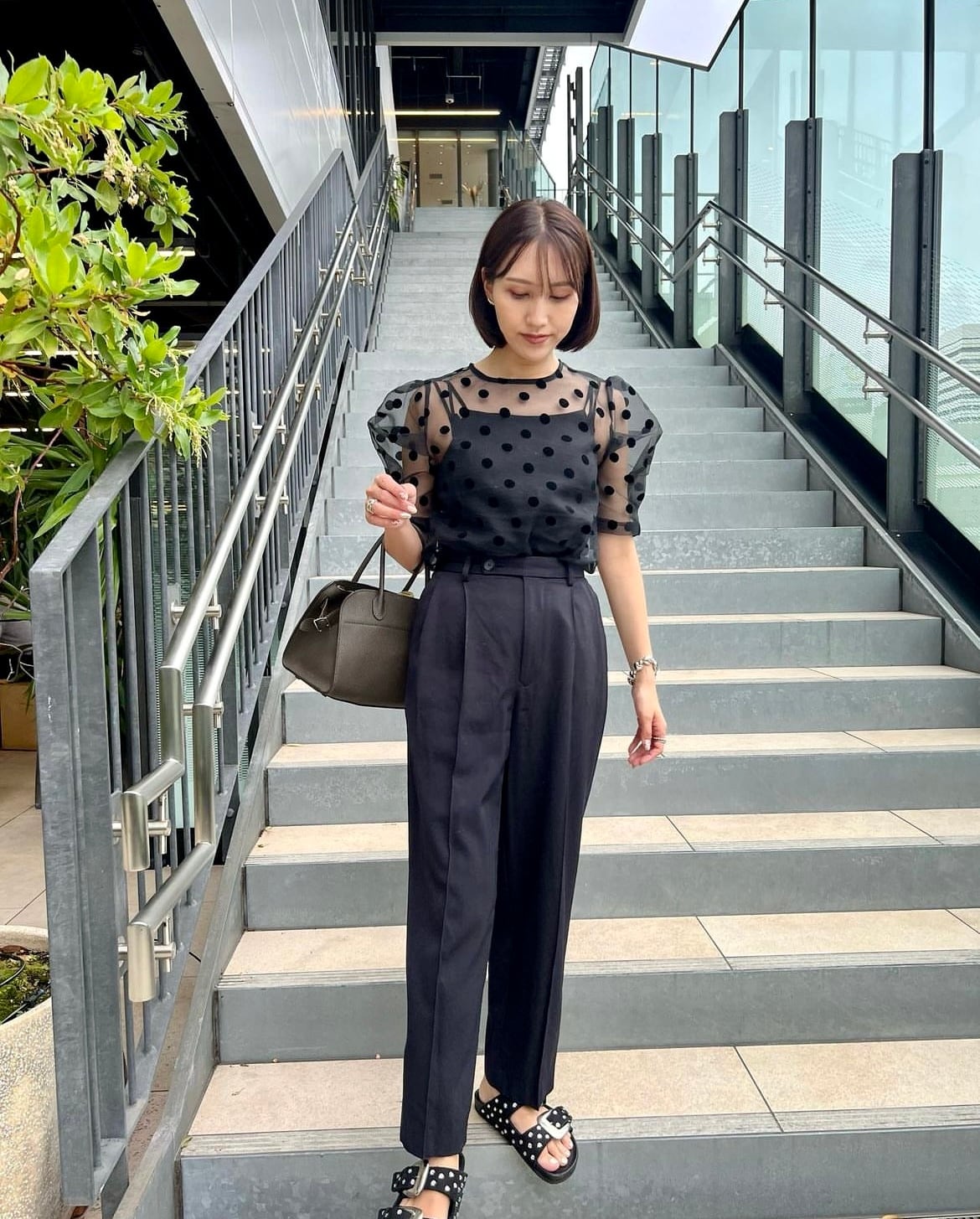 美品 #Newans ドットデザインシアーシャツ ブラウス 笹川友里さん 黒 