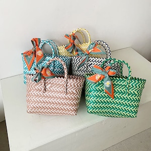 メルカドバッグ | 手編み プラスチック リゾート かご 小さいバッグ カラフル