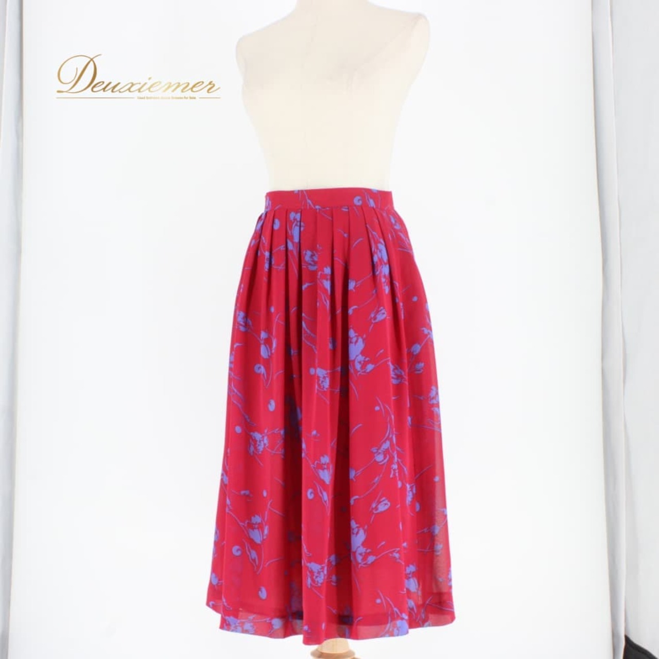 社交ダンス 衣装 スタンダード スカート レッスンウェア レディース レッド系 ブルー系 赤 青 花柄 フォーマル 練習着 かわいい ダンス ロングスカート フレアスカート Aライン ふわっと スリットなし ファスナー 花柄プリント 柄スカート レッド ブルー 配色 華やか エレガント 上品 大人可愛い フォーマルウェア 舞台衣装 練習用 レッスン用 きれいめ カジュアルフォーマル ポリエステル 裏地なし 60 スカート丈約69cm ウエスト約29.5cm-