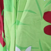 【フラダンス衣装】ライトグリーン パウスカート ティアレ柄 黄緑 白 赤 花柄 爽やか 華やか ハワイアン ホワイト かわいい