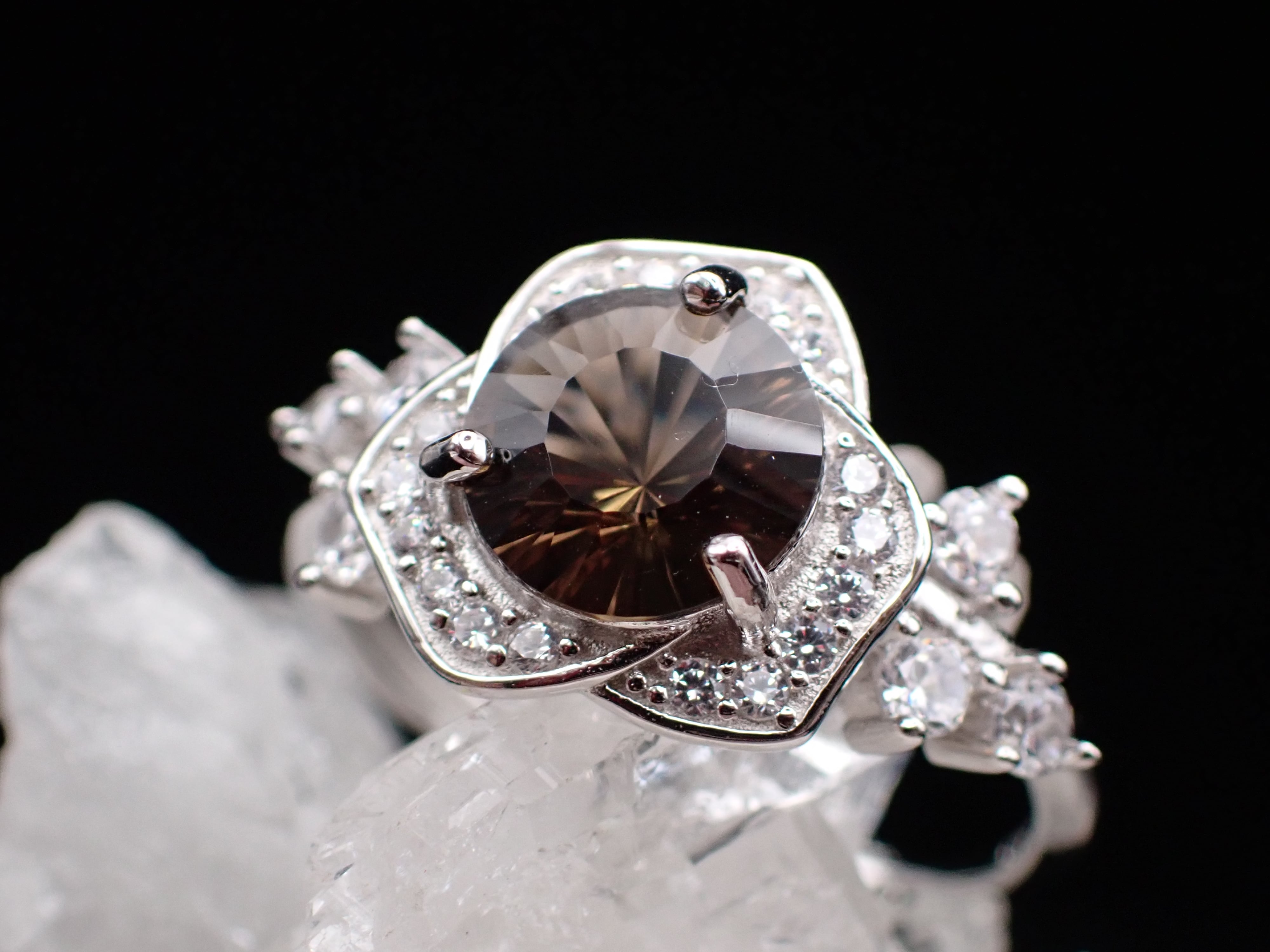 小さな宝石店 R.made（あーるめいど）