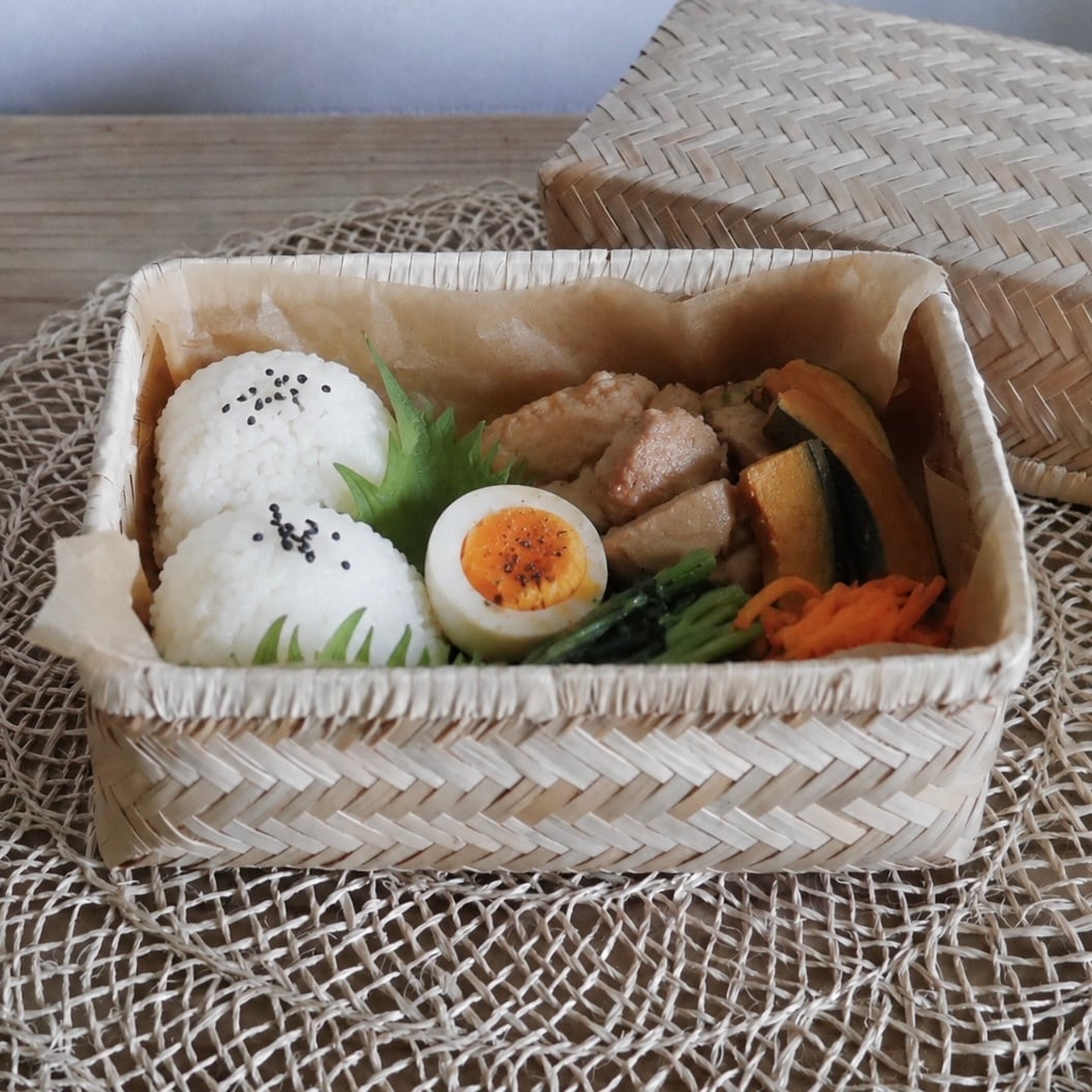 昭和レトロ】手編みの蓋付き竹籠（お弁当箱・小物入れ）｜長方形型