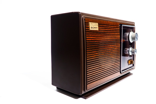 1980 sony am/fm radio