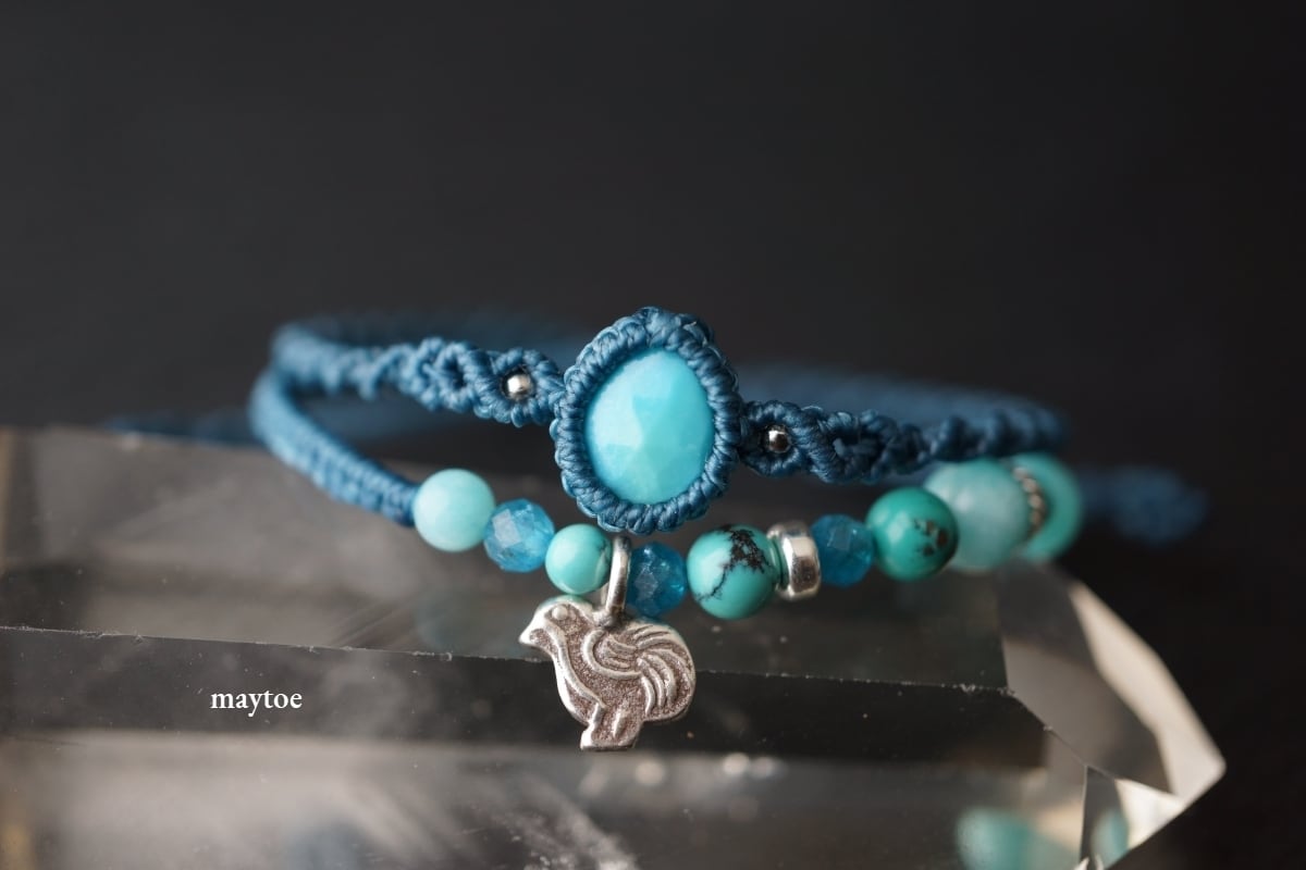 スリーピングビューティーターコイズとラリマーのブレスレット