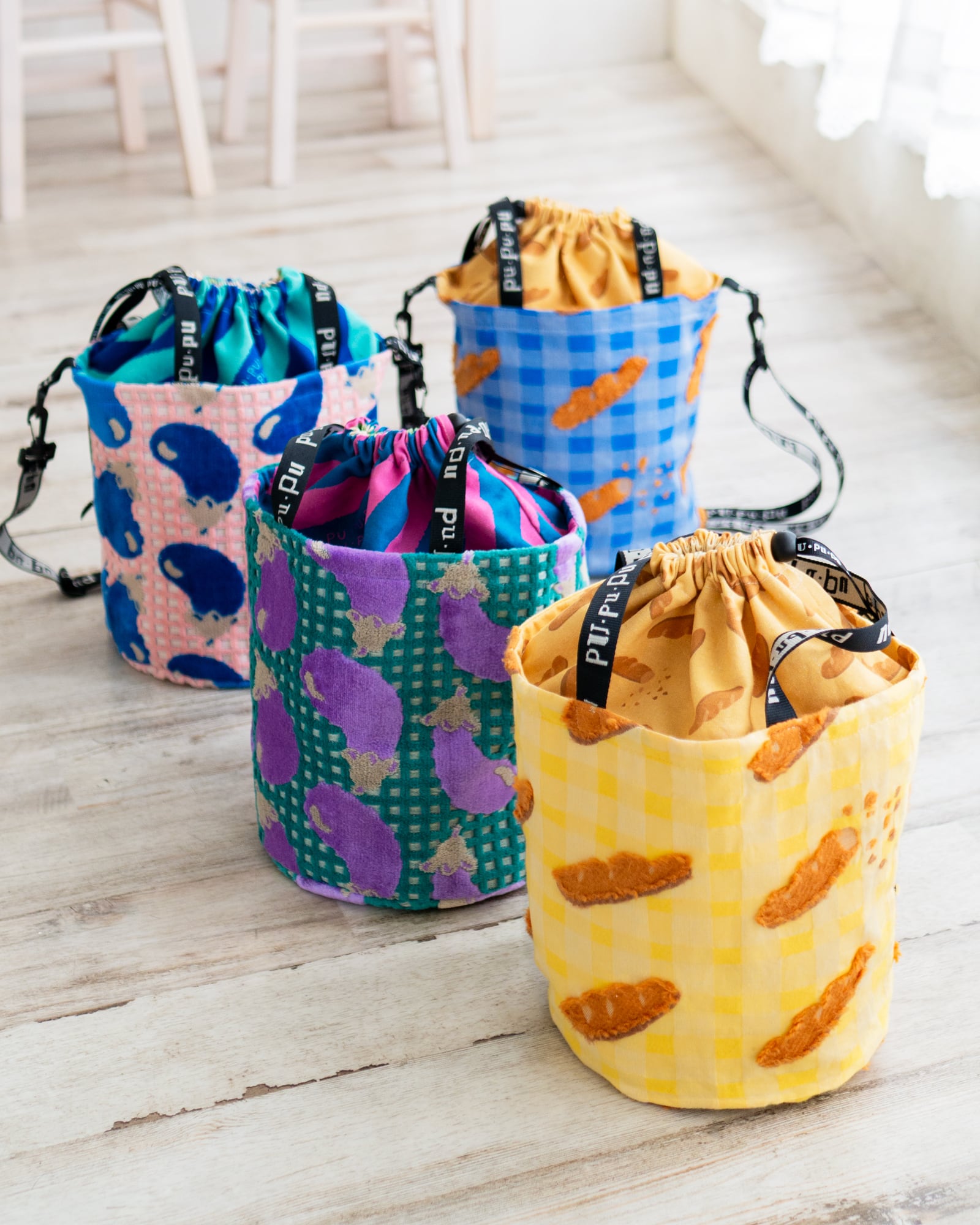 フランスパンのバケツ型トートバッグ