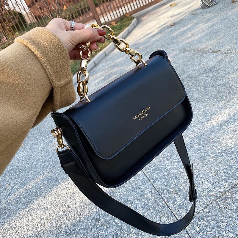 レディースオータムウィンターチェーン レッド 秋物 冬物 スクウェア メッセンジャーバッグ 手作りハンドバック96473464956