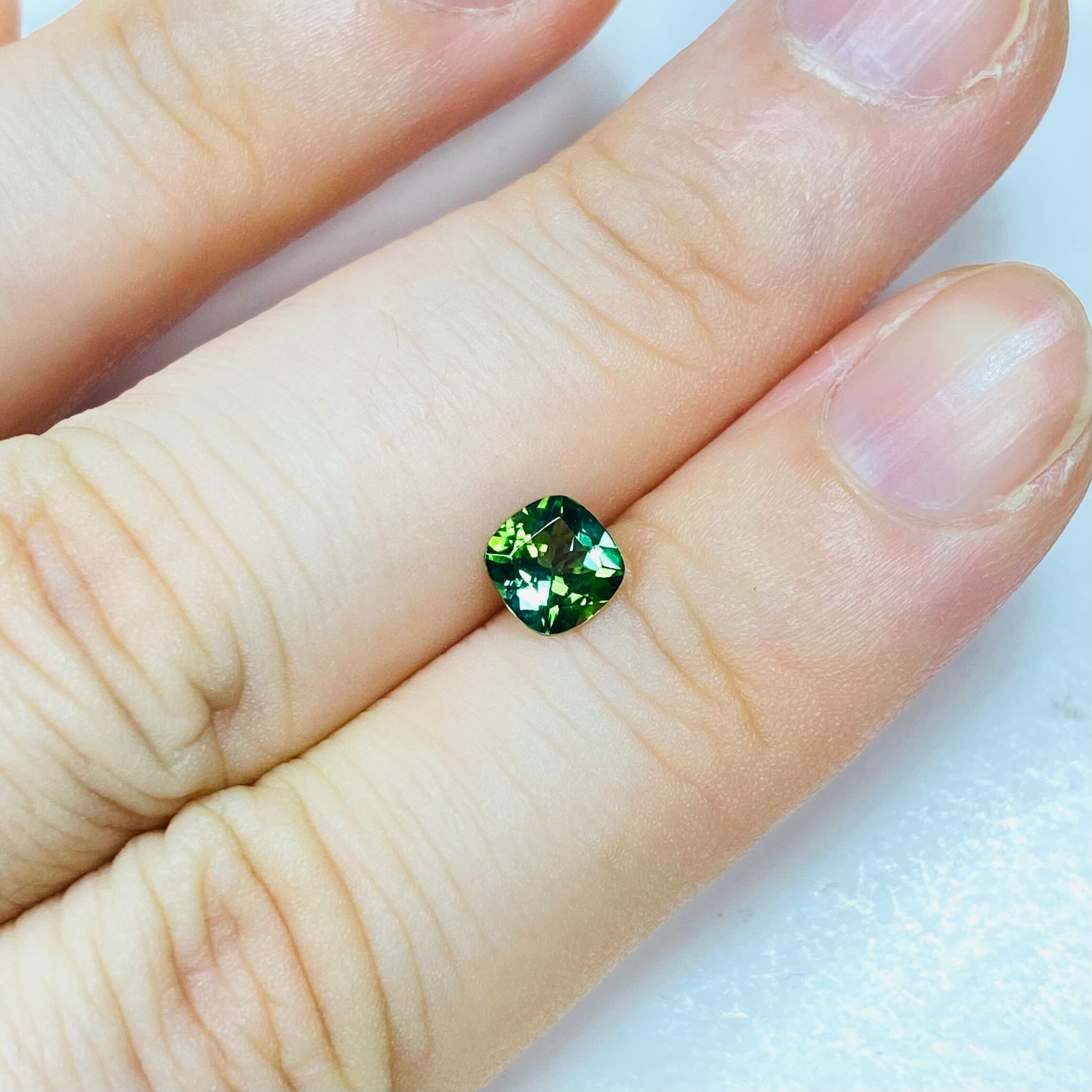 多色グリーンの爽やかトルマリン