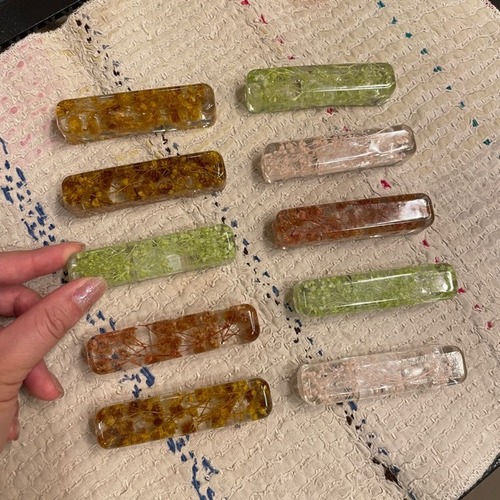 Candy-like cutlery rest large small flower 4type Orange Yellow Green Pink / キャンディーライクカトラリーレスト ラージフラワー スモールフラワー 全4種 箸置き カトラリーレスト 透明感 かわいい クリアカラー オレンジ イエロー グリーン ピンク  花柄 飴玉風 ギフト プレゼント キッチン雑貨