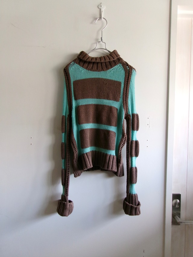 Turtleneck tight knit top