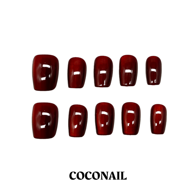 チェリーカラーのエレガントマグネットネイル