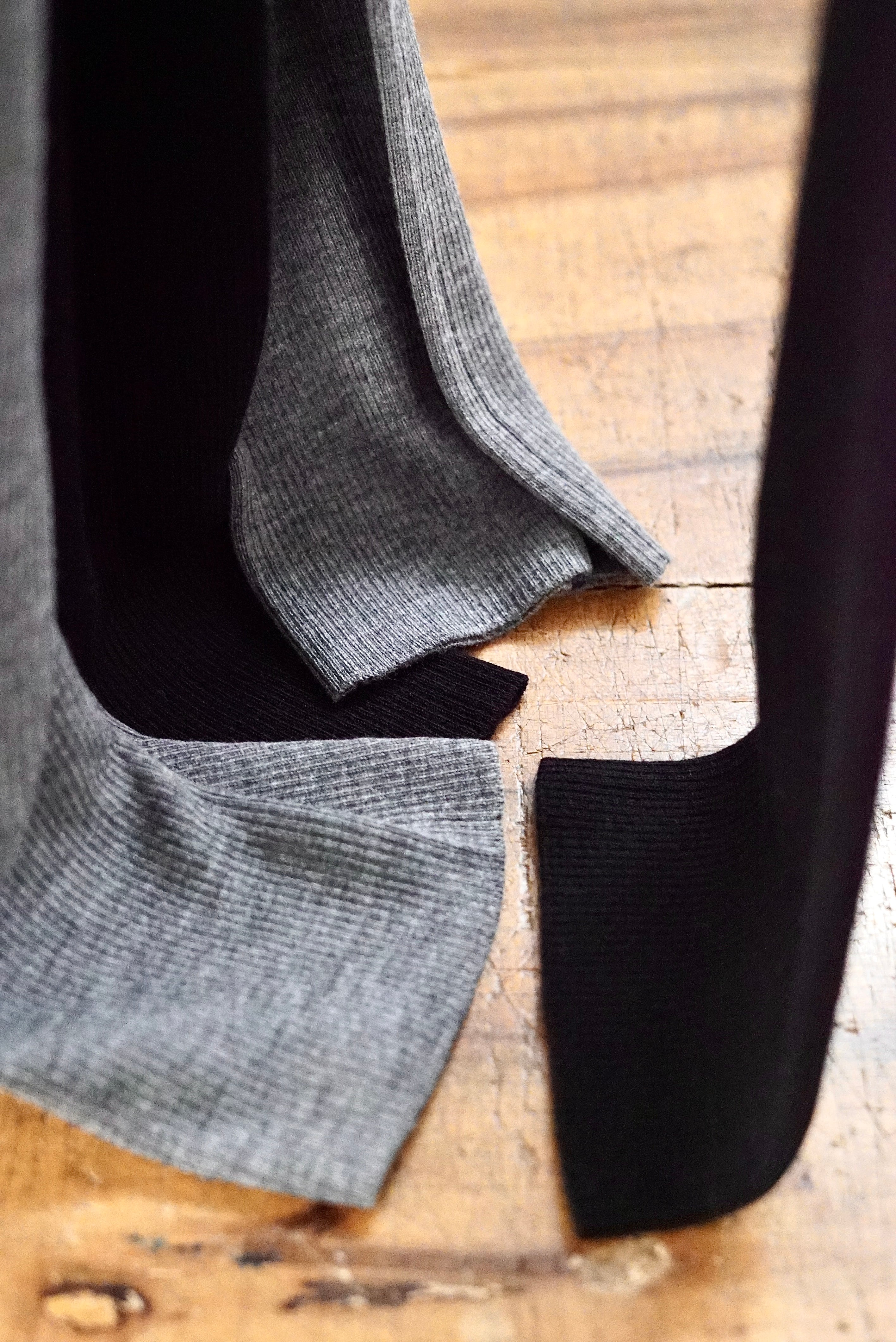 jonnlynx / wool knit pants( black, gray ) | JUQUI Online