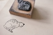 フランス 6c 居眠りの猫さんとメランコリーな木製スタンプ ヴィンテージ