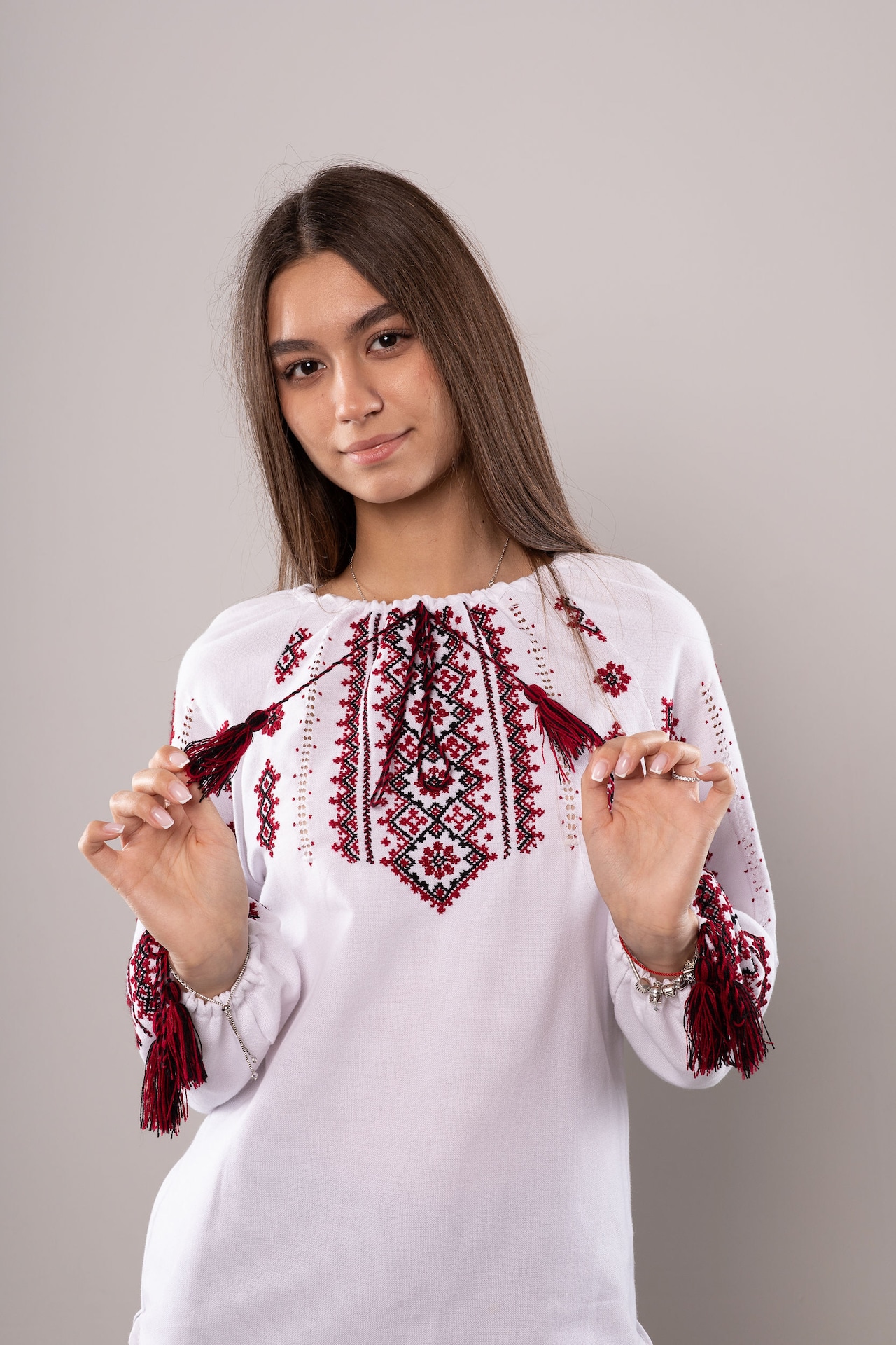 ウクライナ刺繍ヴィシヴァンカ・クラシック　ドニプロ　手刺繍　麻　レディース・フリーサイズ - 8