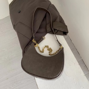 クロコ型押しショルダーバッグ