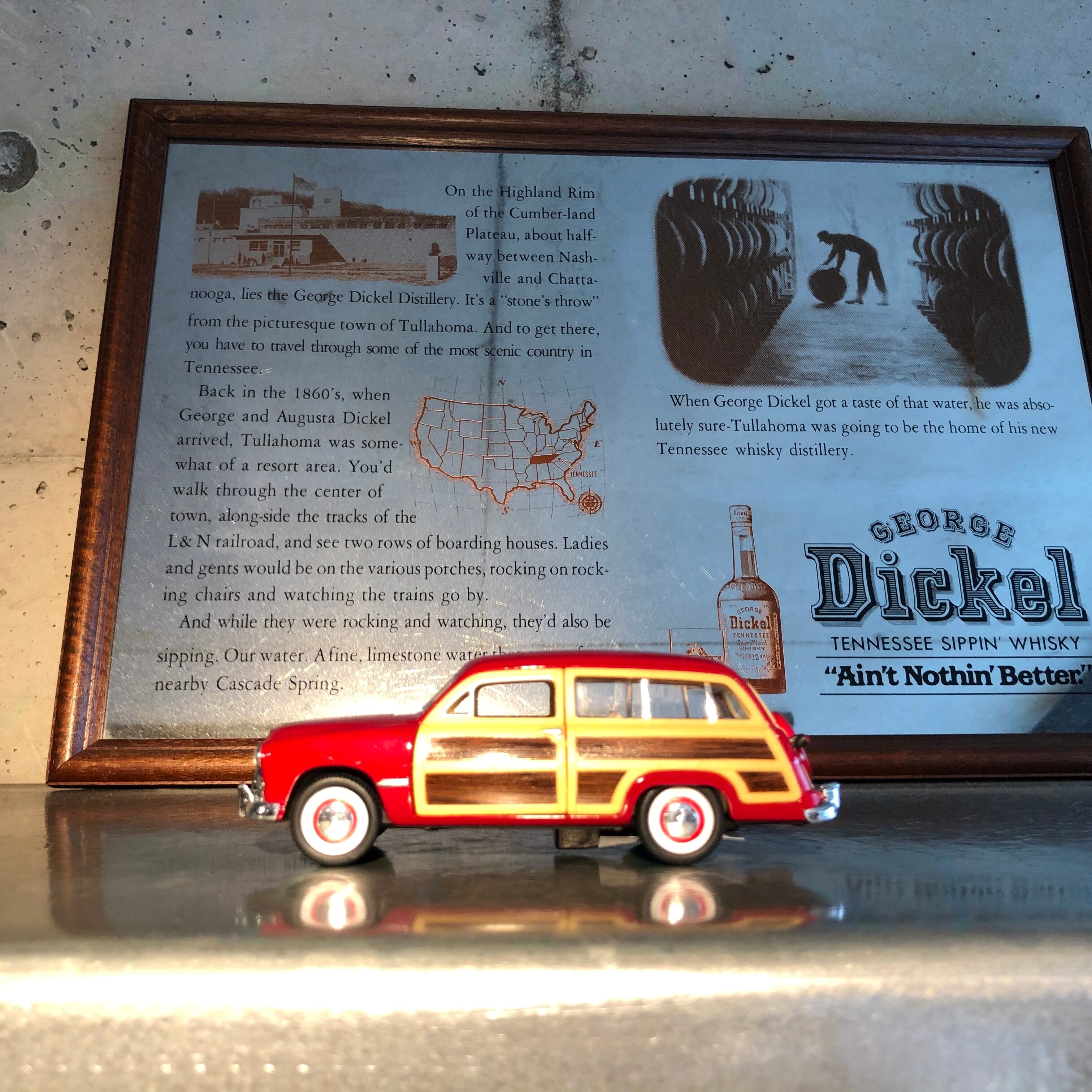 絶版！ ミニカー 1/18 フォード·ウッディワゴン 1948 サーフボード付 hottoys-c2_1000103055