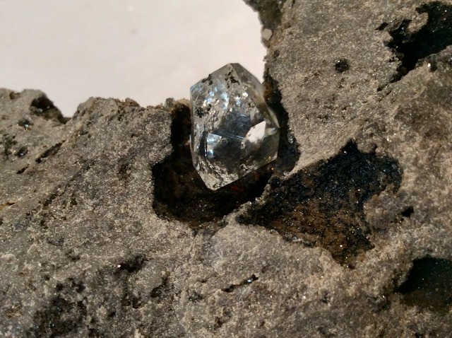 希少！ハーキマーダイヤモンド母岩つき原石　002