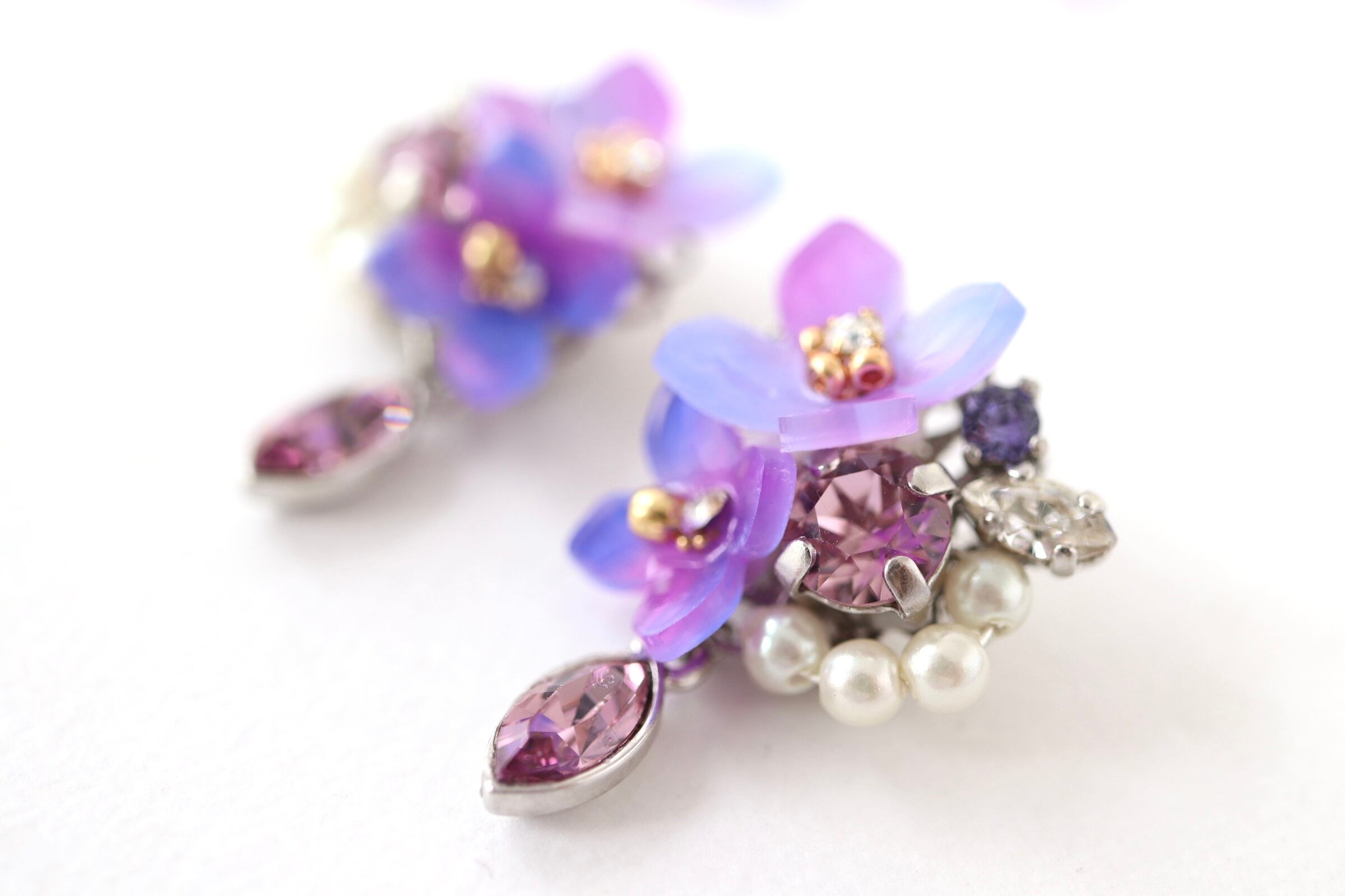 紫陽花とスワロフスキー bijouのピアス／イヤリング | 大人可愛い 