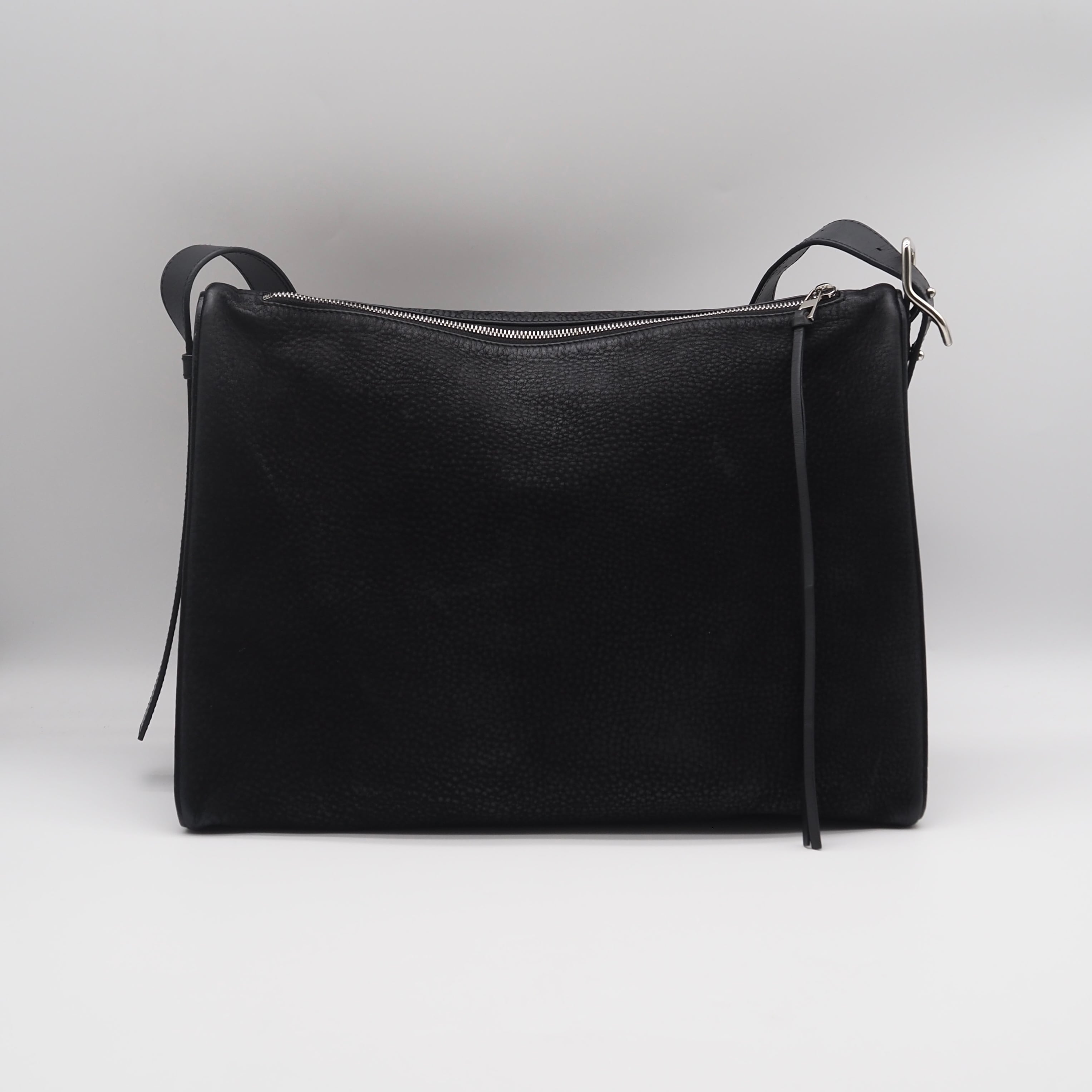 LOEWE レザー ショルダーバッグ レザー ブラック ロエベ