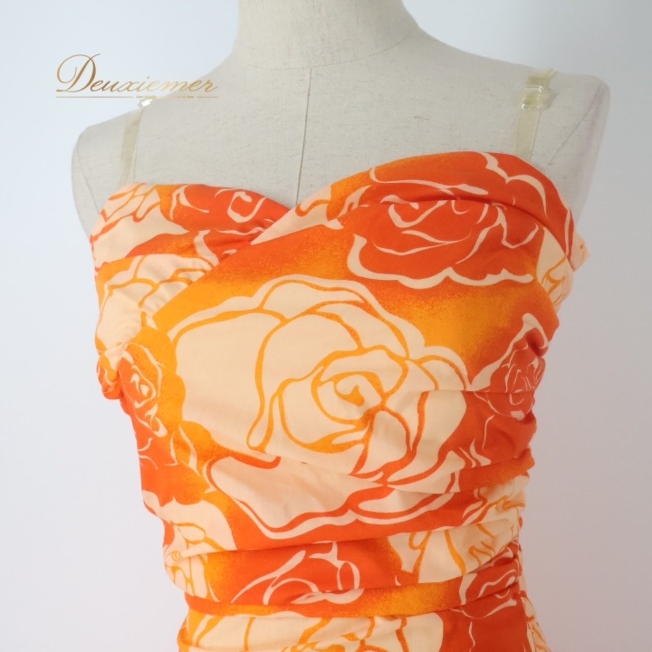 フラダンス 衣装 ワンピース ドレス オレンジ系 アロハスタンダード 日本製 バラ柄 ALOHA STANDARDS 花柄 ハワイアン アロハ フラ ダンス レッスン 練習 フリル アシンメトリー 華やか 鮮やか かわいい おしゃれ ホワイト系 橙 白 フラダンス衣装 オレンジ バラ 花柄 アロハシャツ ハワイ風 おしゃれワンピース リゾート