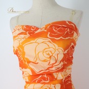 フラダンス 衣装 ワンピース ドレス オレンジ系 アロハスタンダード 日本製 バラ柄 ALOHA STANDARDS 花柄 ハワイアン アロハ フラ ダンス レッスン 練習 フリル アシンメトリー 華やか 鮮やか かわいい おしゃれ ホワイト系 橙 白 フラダンス衣装 オレンジ バラ 花柄 アロハシャツ ハワイ風 おしゃれワンピース リゾート