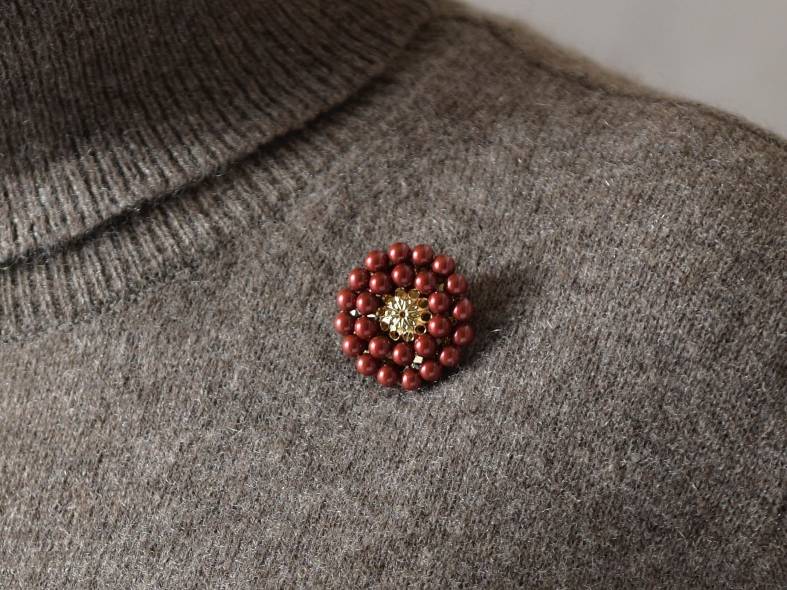 【ブローチ/帯留め】アンティークレトロなお花・ボルドー(濃い赤・還暦祝いにも)
