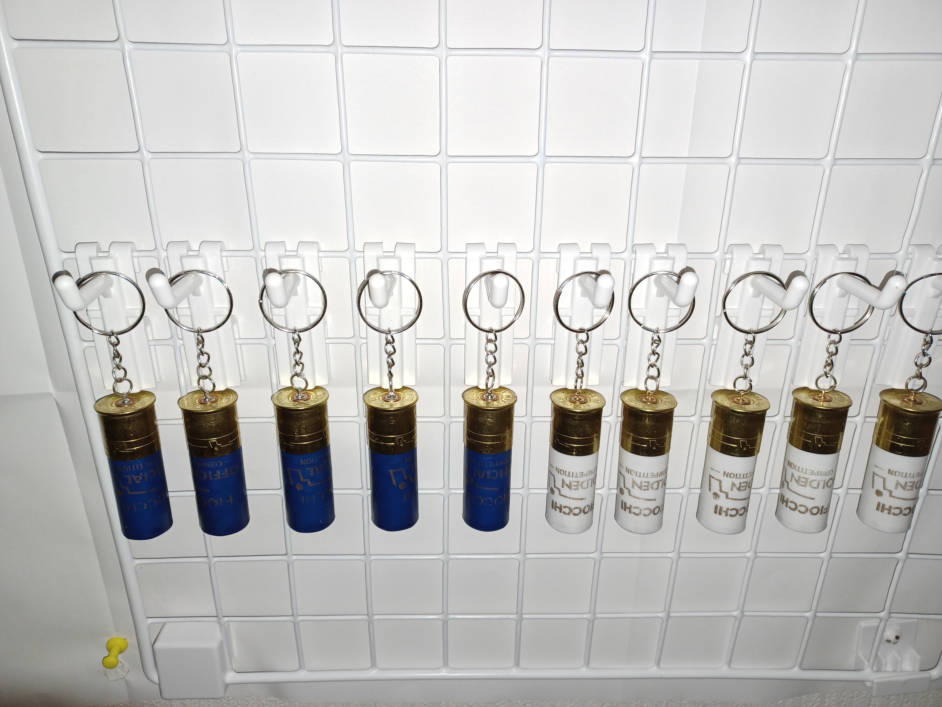 送料無料】空薬莢キーホルダー 白紺2種 10個セット | 浦和の弾薬箱