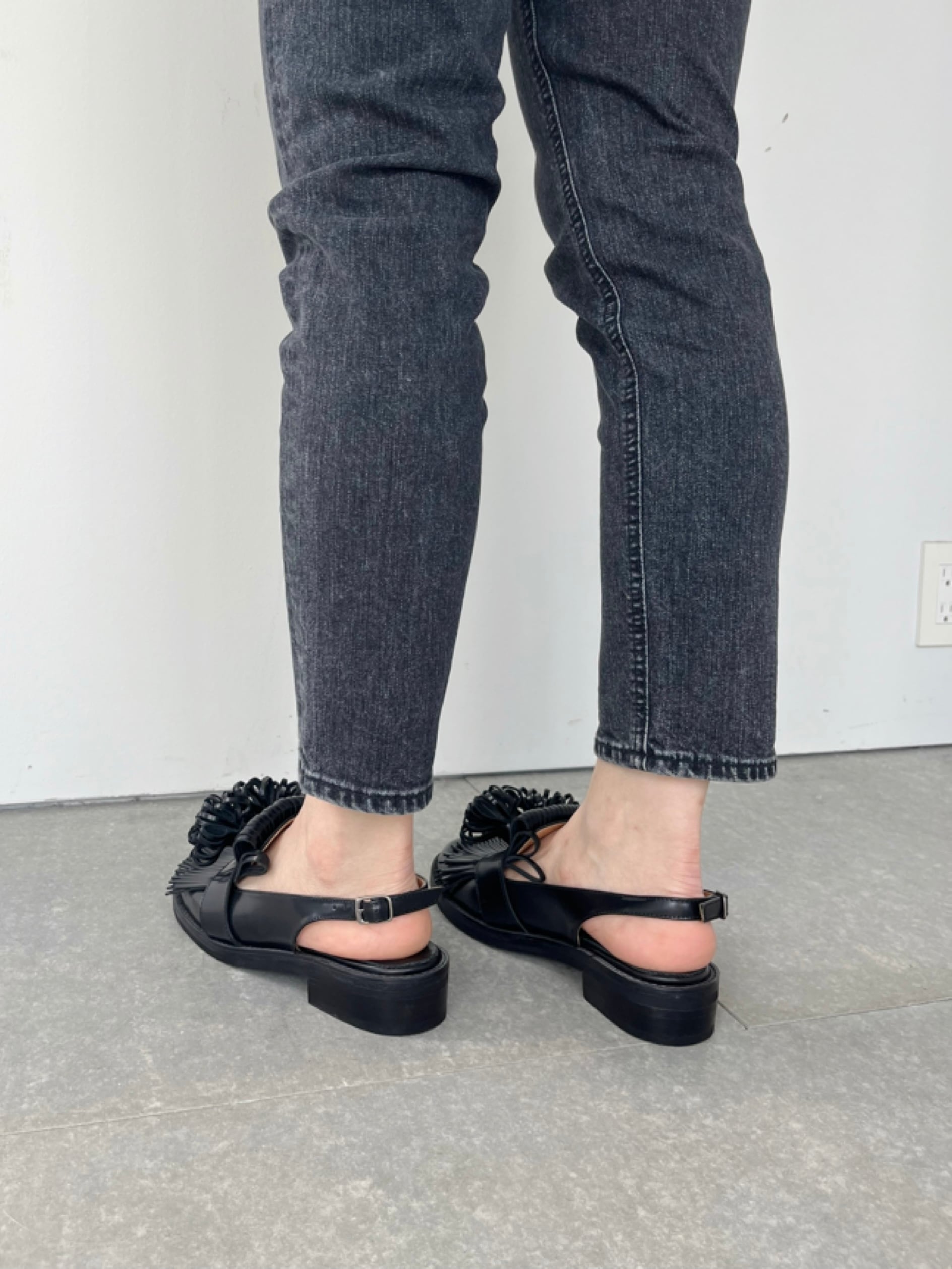 Mint designs House of Naive FLOWER TASSEL SHOES | KOKO