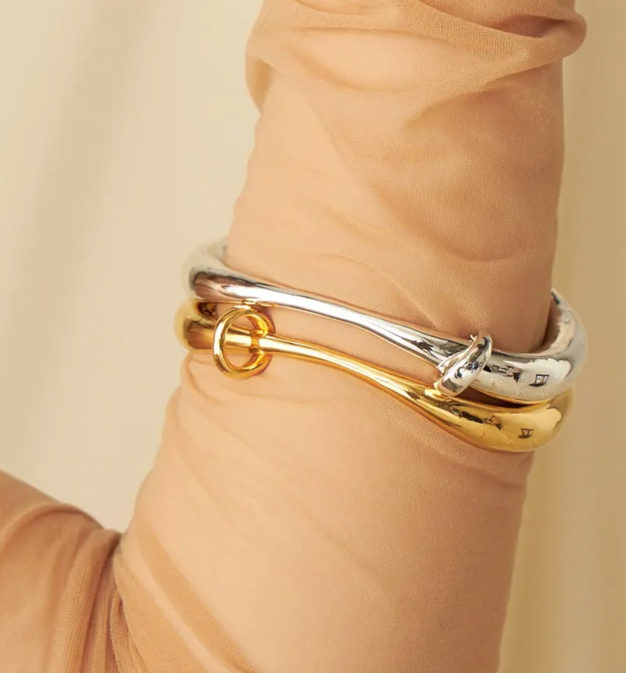 【新品未使用】soierie ソワリー バングル Soierie ソワリー / Clarity coil bangle / バングル | TRENT