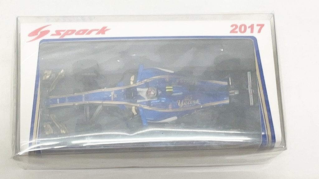 スパーク ザウバー C36 フェラーリ F1 HW-112 - ミニカー