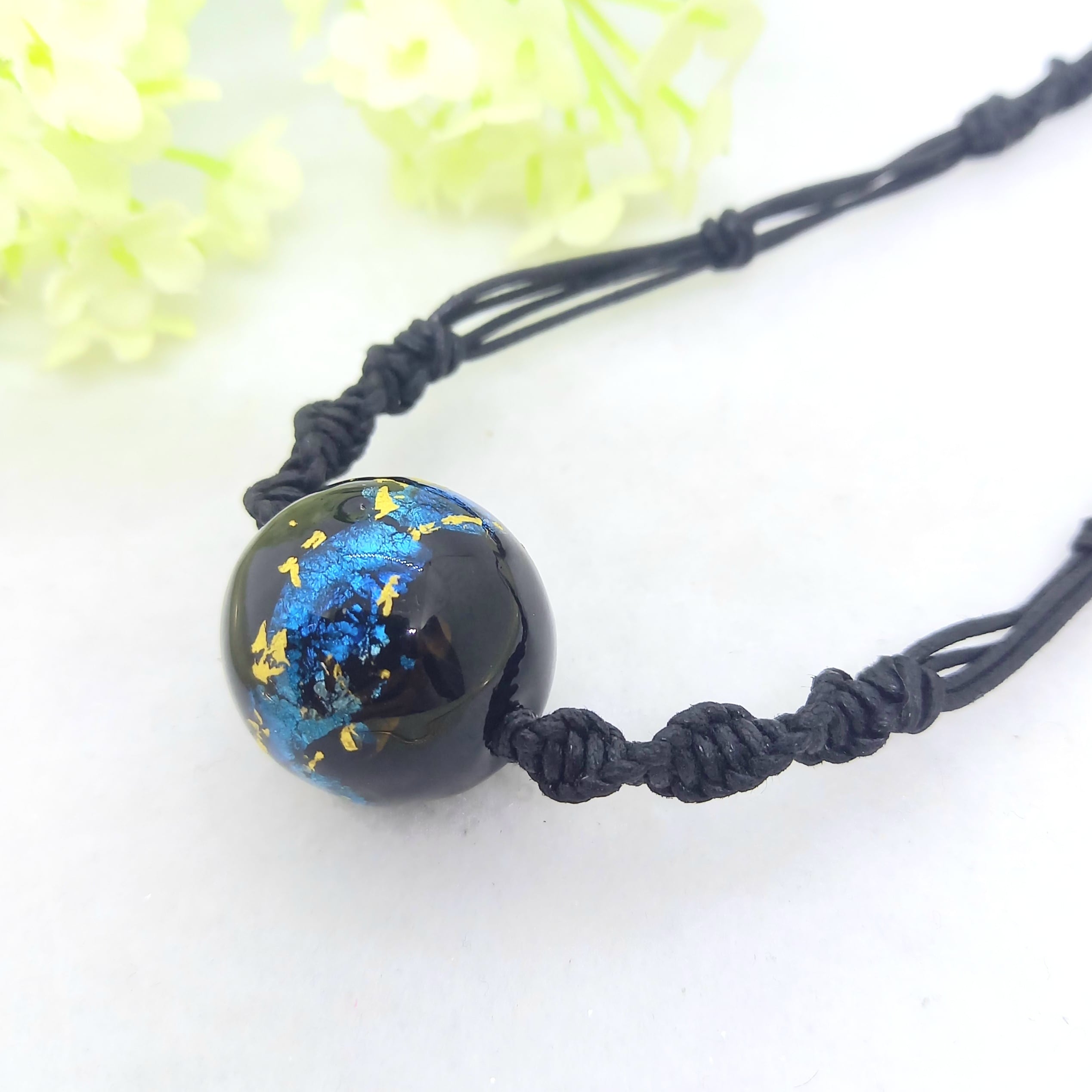 金箔入りホタルガラス玉・編み込みネックレス