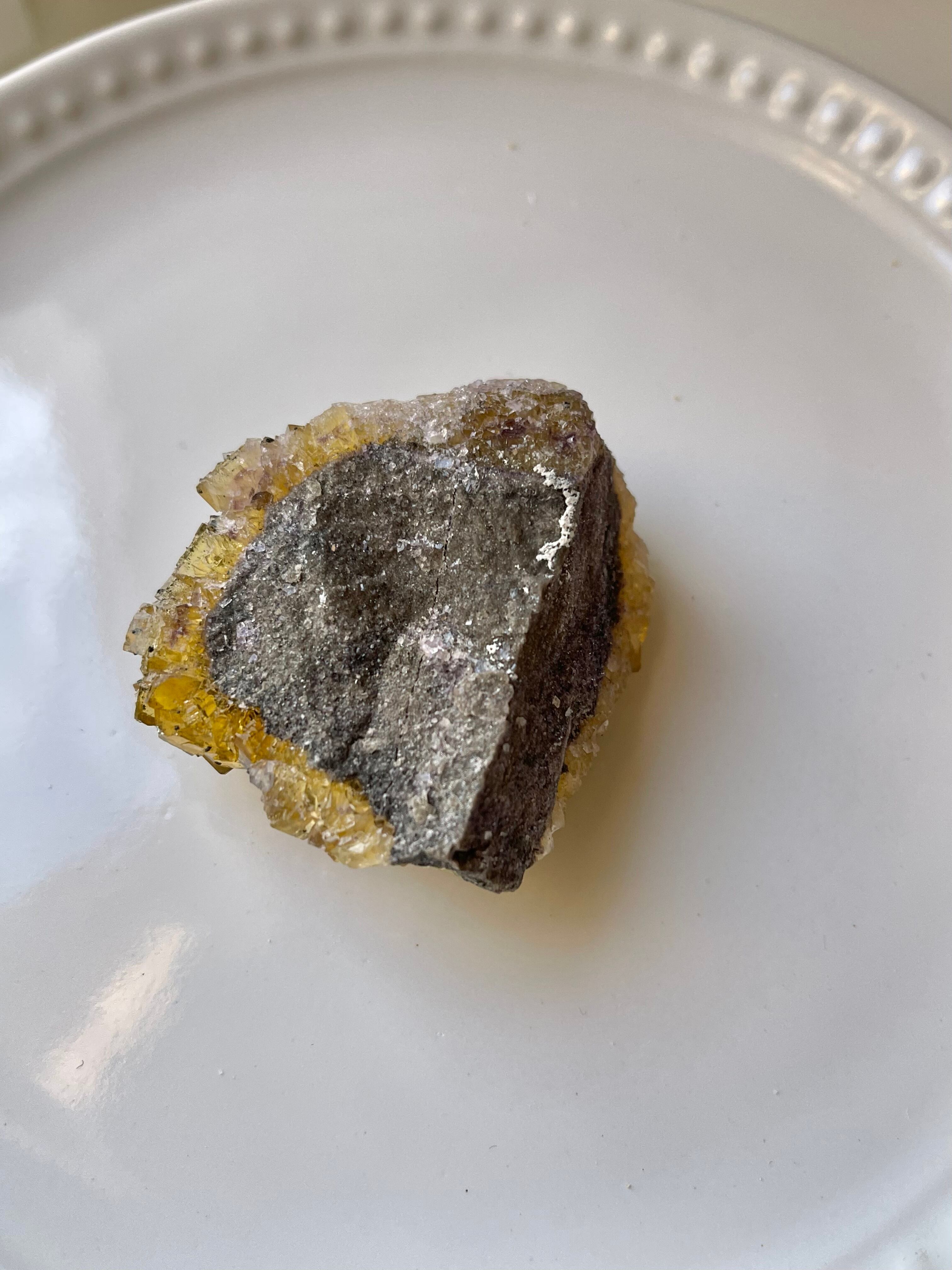 スペイン　アストゥリアス産　イエローフローライト