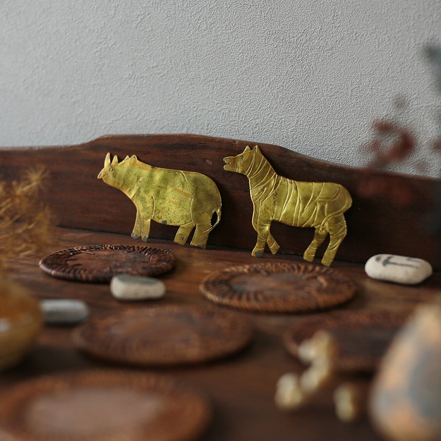 【ご成約品】キラリとほほえむ、バクとトラのプレート