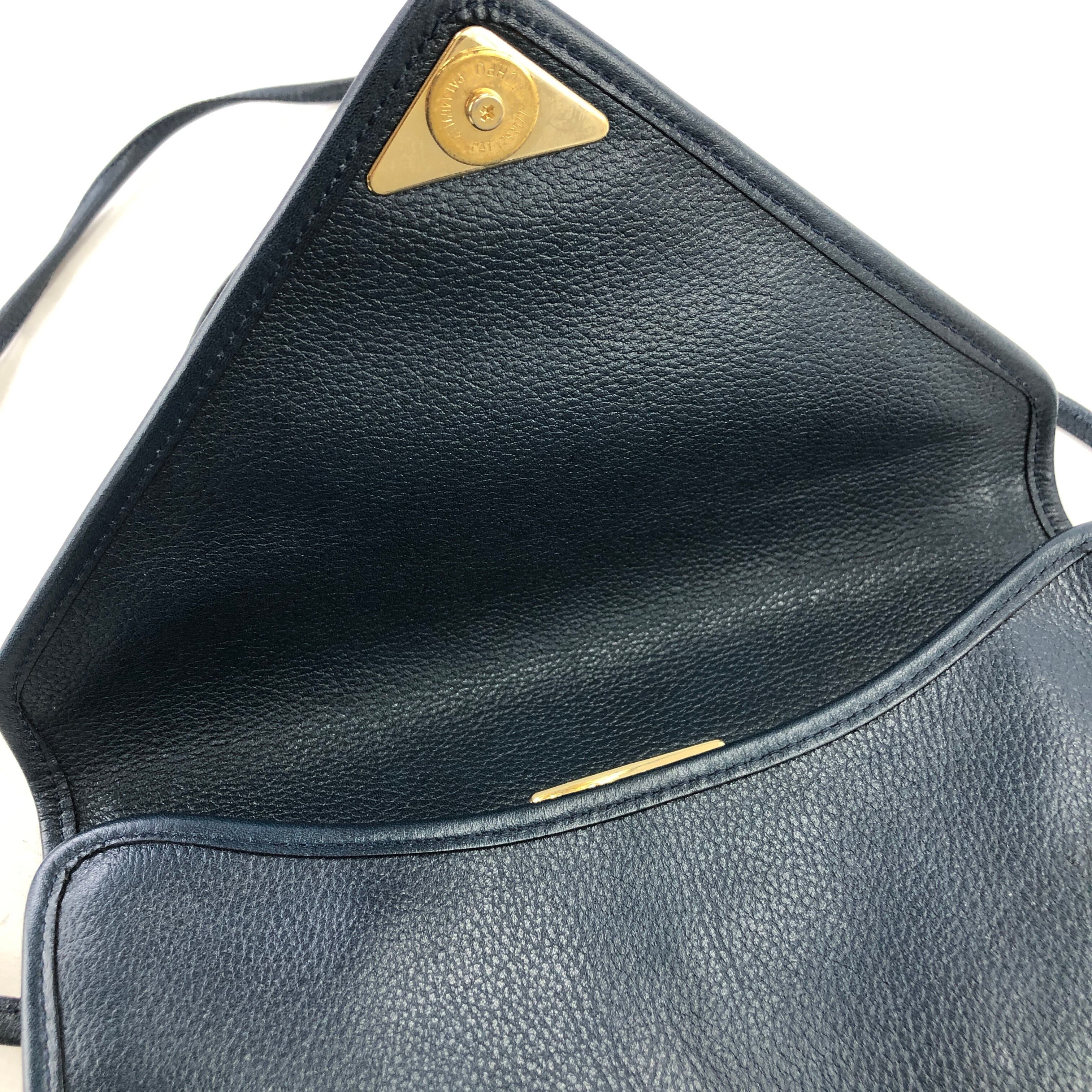 Yves Saint Laurent イヴ・サンローラン YSLロゴ レザー ショルダー