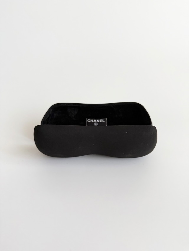 SS1999 CHANEL BUTT CASE