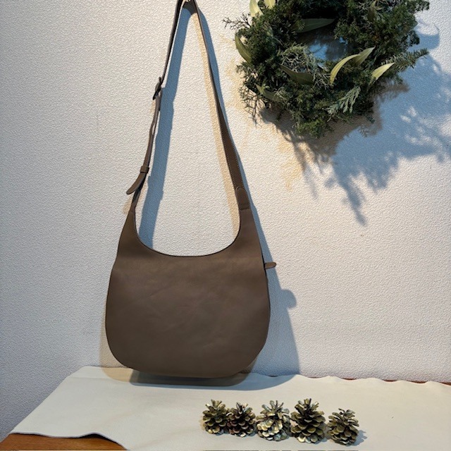 B.stuff　再入荷！被せシンプルショルダー