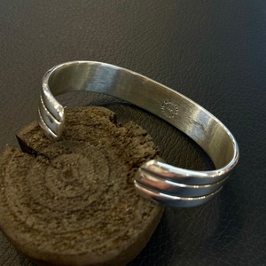 ブルースモーガン（Bruce Morgan）14金スタンプワークバングル