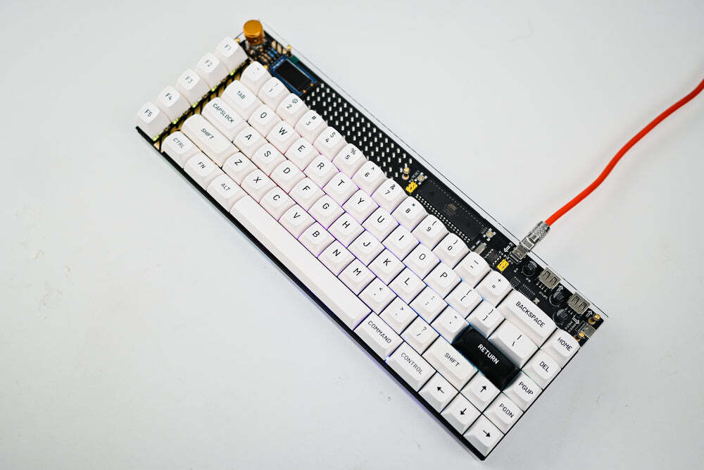 Lelelab Y2K 76 メカニカルキーボード Lelelab Y2K 76 キーボードレビュー！メカ感がたまらない無骨な