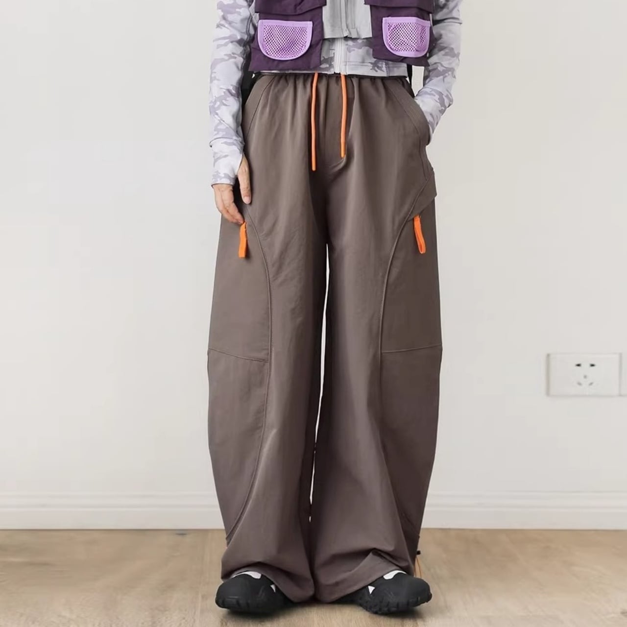 マルチポケットギミックワイドパラシュートパンツ C01119