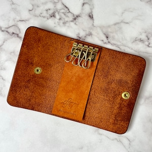 ttt キーケース ブラウン