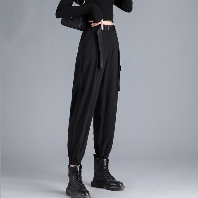 レディース パンツ ボトムス ジョガーパンツ テーパードパンツ 7分丈 クロップド丈 スリム 細身 フェミニン タック ポケット ハイウエスト ウエストゴム かわいい 大人可愛い きれいめ シンプル カジュアル おしゃれ かっこいい こなれ感 ラフ スポーティー クール 抜け感 ベーシック 無地 春 夏 秋 ロングシーズン 学生 学校 通学 お出かけ アウトドア キャンプ 公園 休日 モノトーン 楽ちん 美脚 脚長 普段使い 着回し 定番 S M L XL 2XL 3XL 4XL 大きいサイズ ブラック