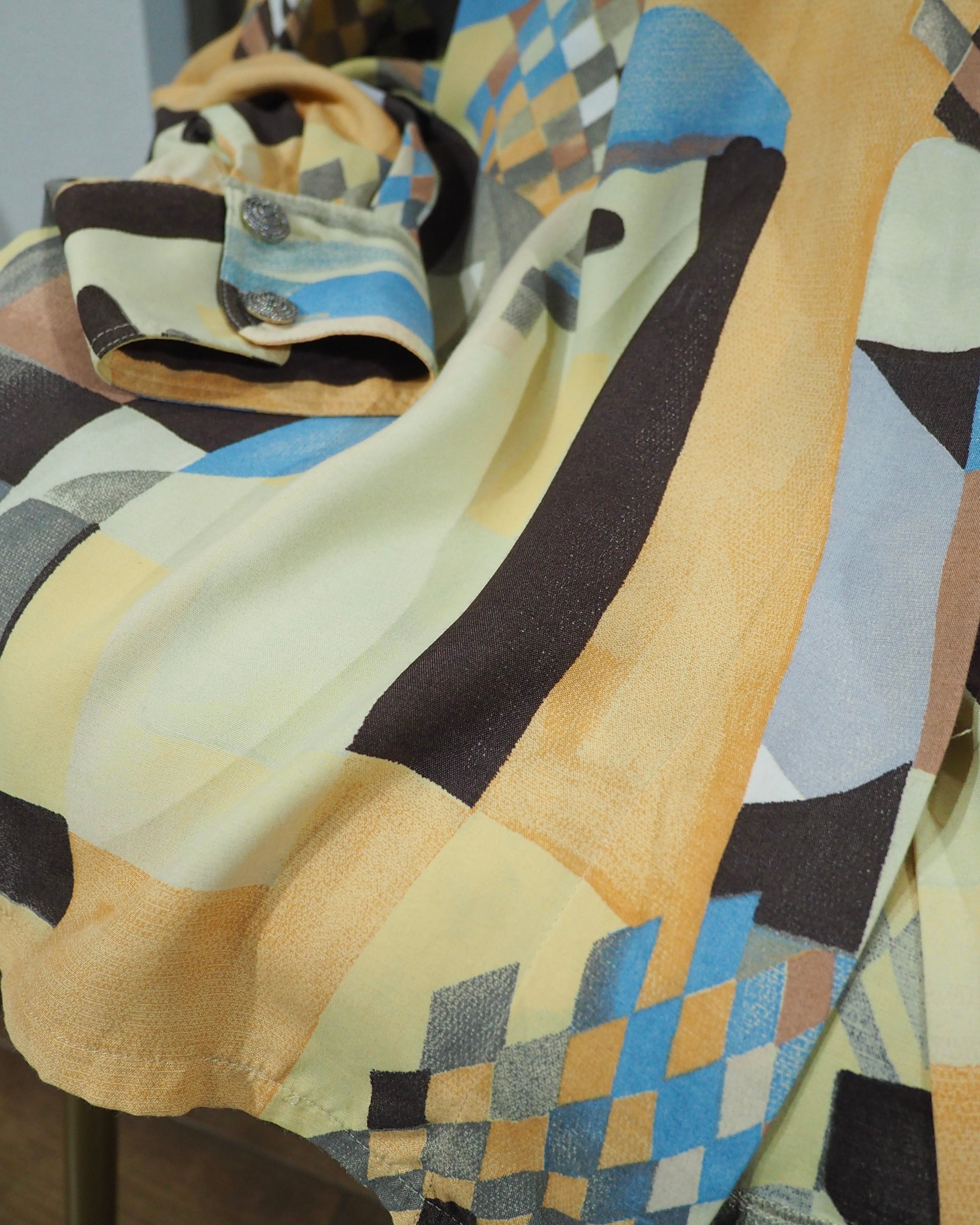 1980 - 90s Beautiful Abstract Art Painting vintage Drape No Collar Shirt