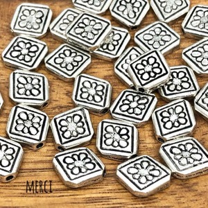 【2個】スクエアフラワーメタルビーズ/ひし形/花/ハワイ/スペーサー