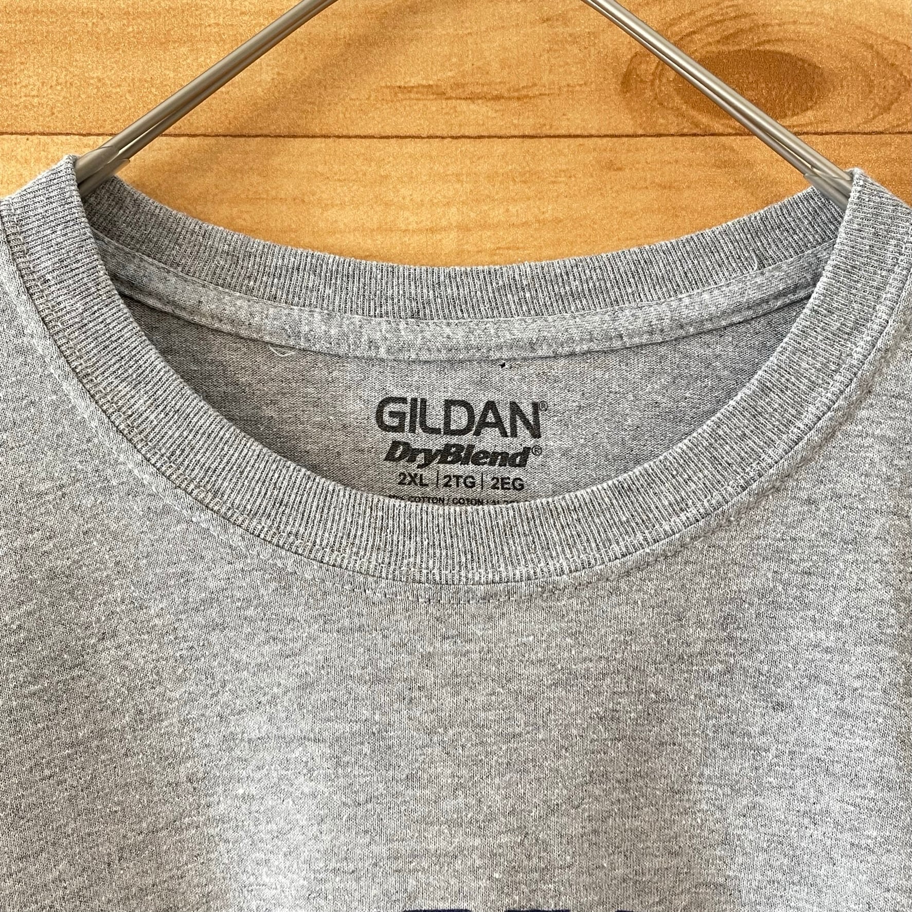 在庫限り】 GILDAN ギルダン ロンT 長袖Tシャツ 2XL ワインレッド ゆるだぼ古着