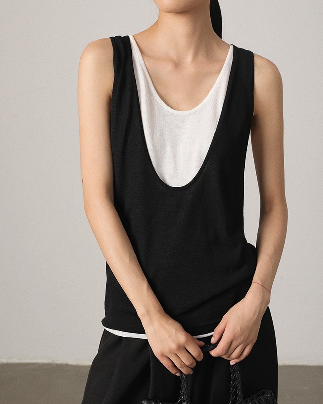 U-Neck layered sleeveless Top L0073