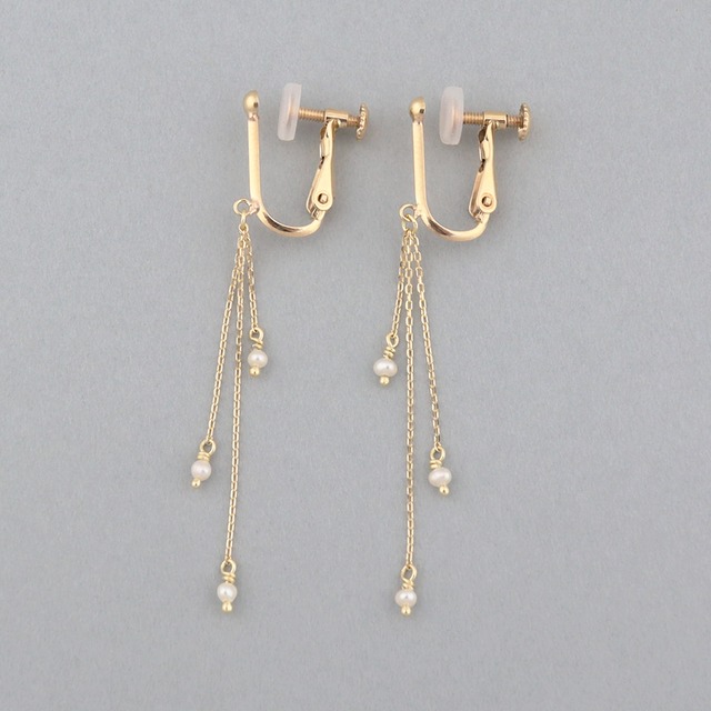 Seed pearl swing earring