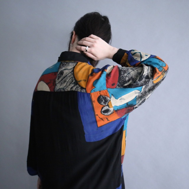 switching art graphic pattern loose shirt